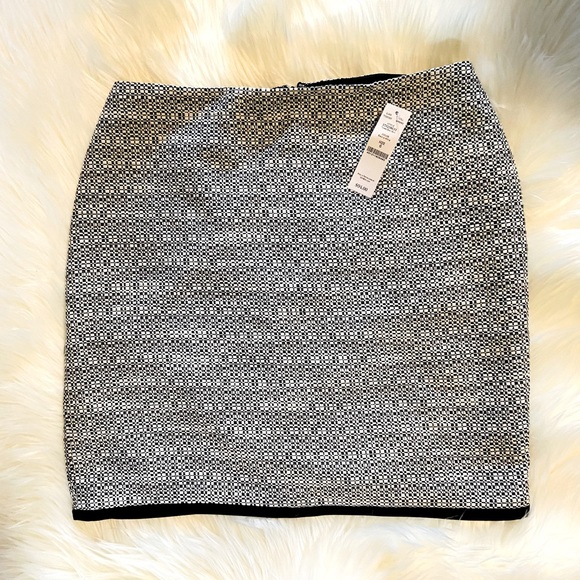 🆕TWEED-WHITE HOUSE BLACK MARKET SKIRT YOU ARE GOING TO LOVE. SIZE 6 BRAND NEW. - Picture 5 of 12